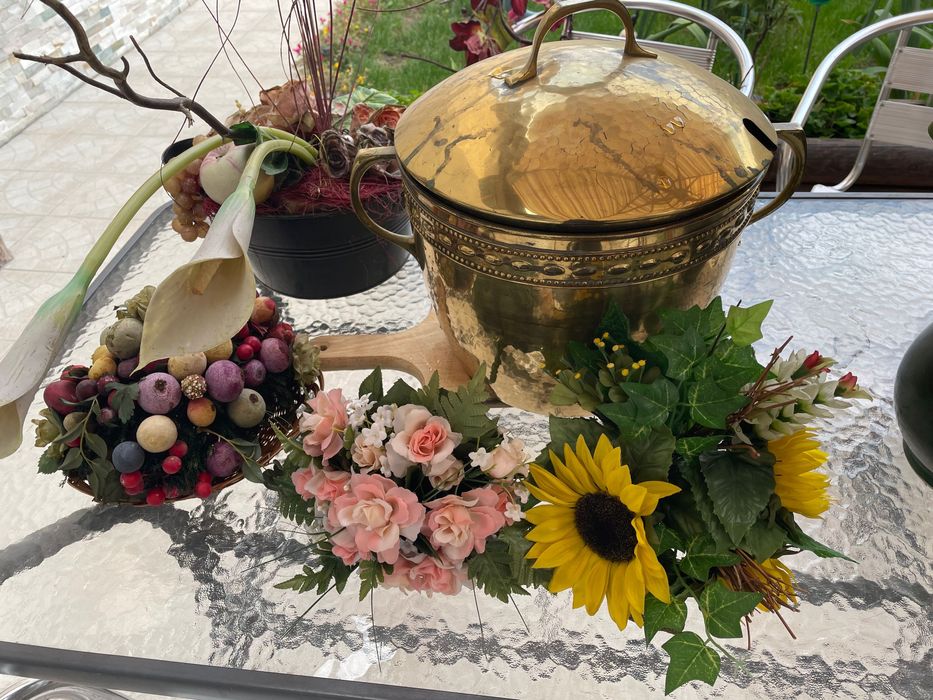 Rafinate aranjamente pt decor-vas alama-, Belgia