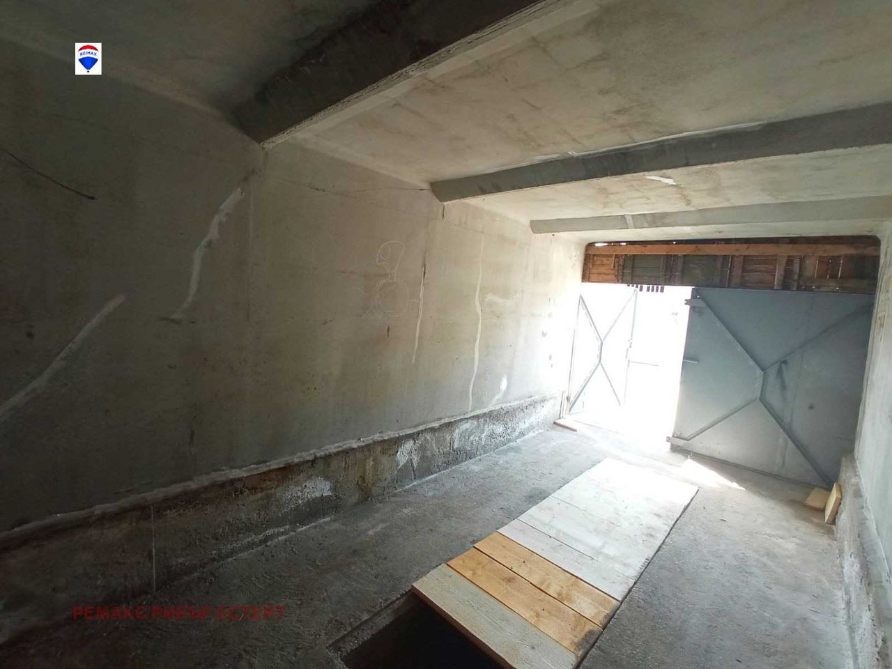 Продава се Гараж / Паркомясто в Русе, Здравец - 17 кв.м за 912 €/кв.м - Снимка #1
