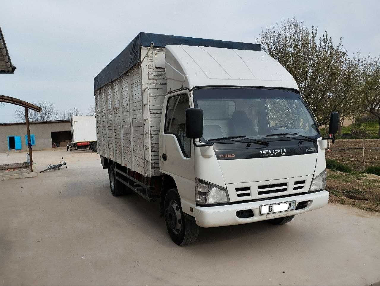 Isuzu 5 t NQR 71PL (furgon-tentli)