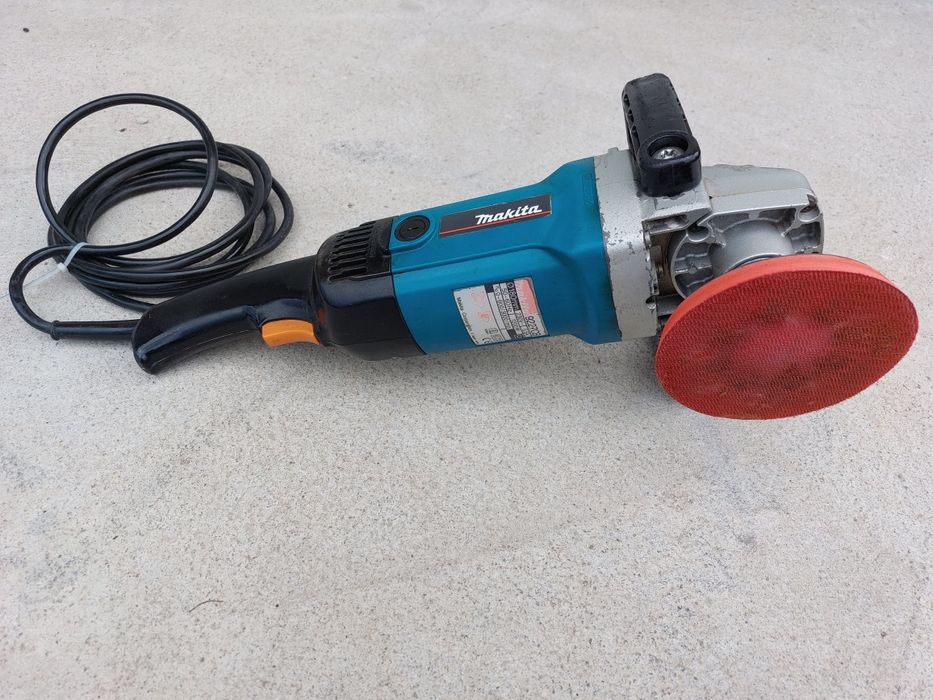 Полир машина Makita 9227CB

Работи перфектно, идеално състояние. Подро