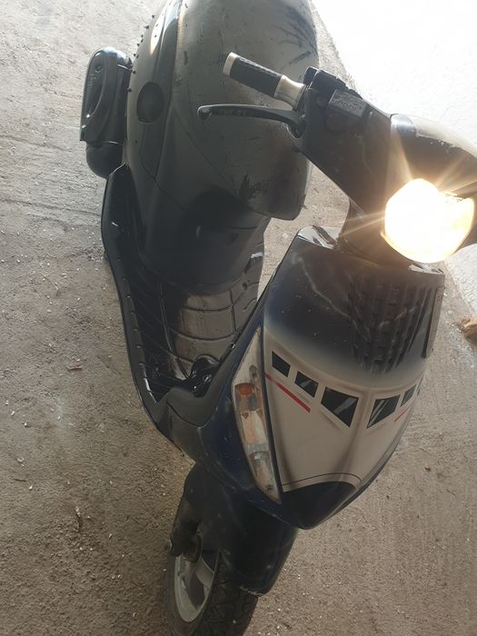 Scuter Piagio Zip