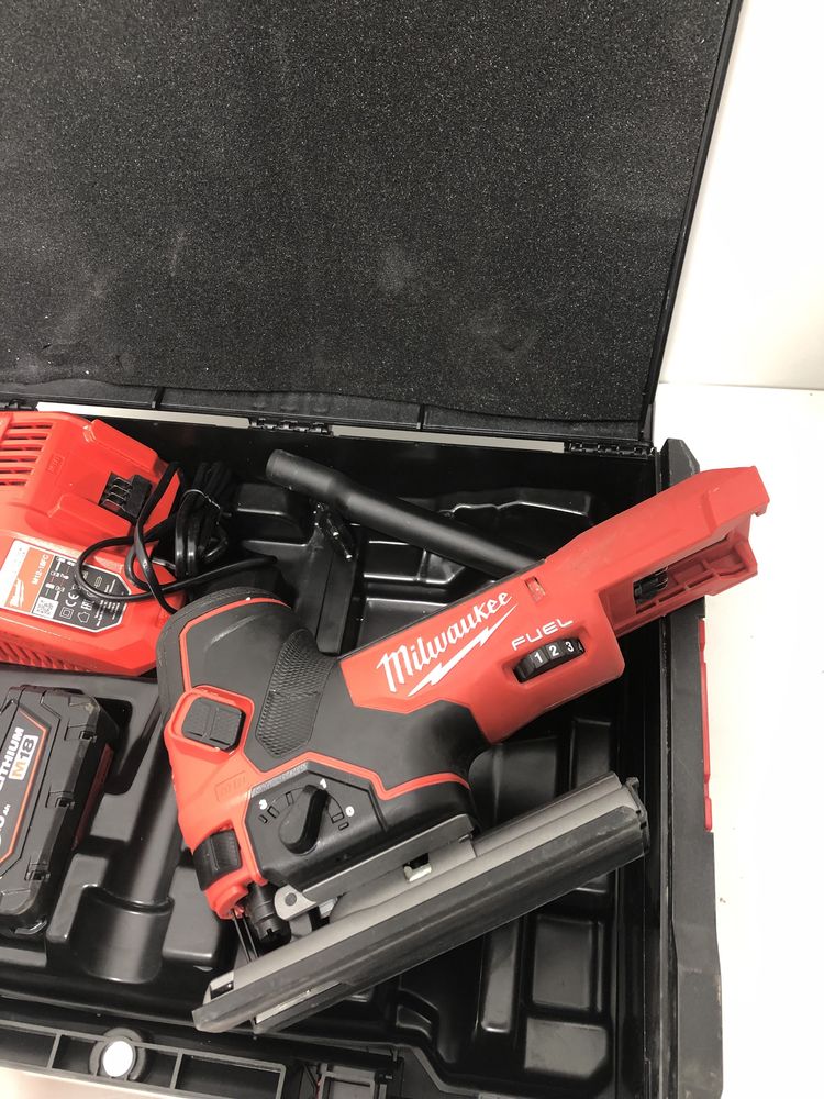 Pendular Milwaukee M18 FBJS