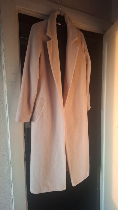 Бежевое  пальто  38-40