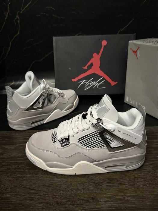 Jordan 4 frozen moments