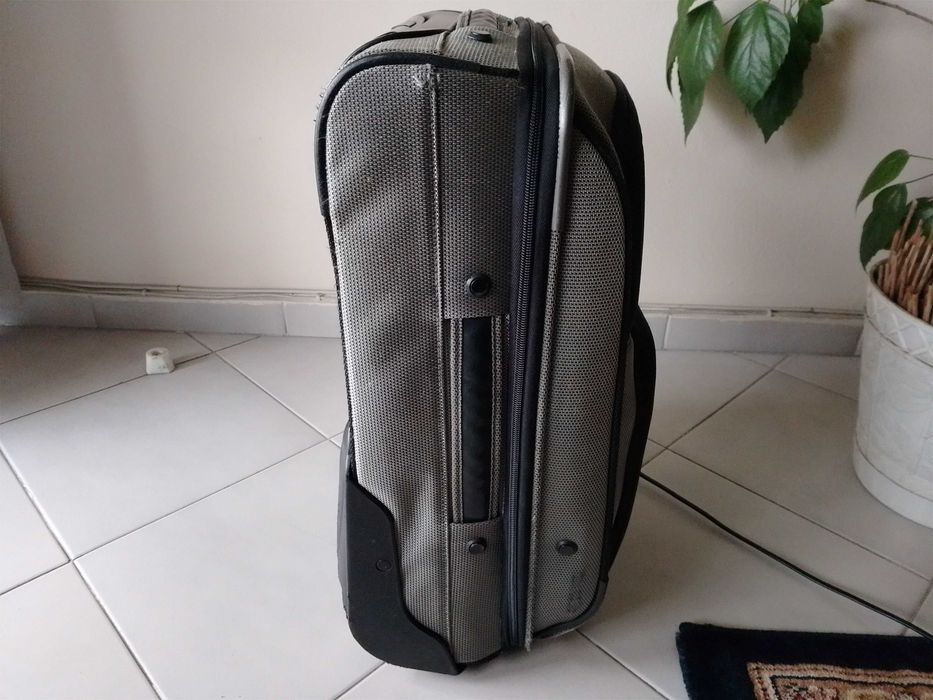 Куфар 2бр   колелца "AUSTRIAN AIRLINES" "47/35/20см" "15лв"!+Доставка!