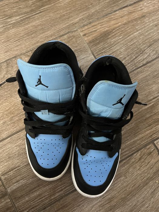 Jordan 1 blue.
