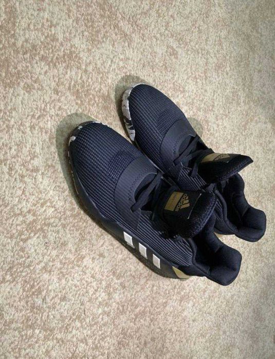 Баскетбольные кроссовки