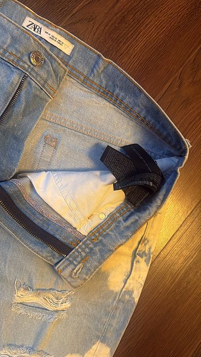 Blugi    Zara