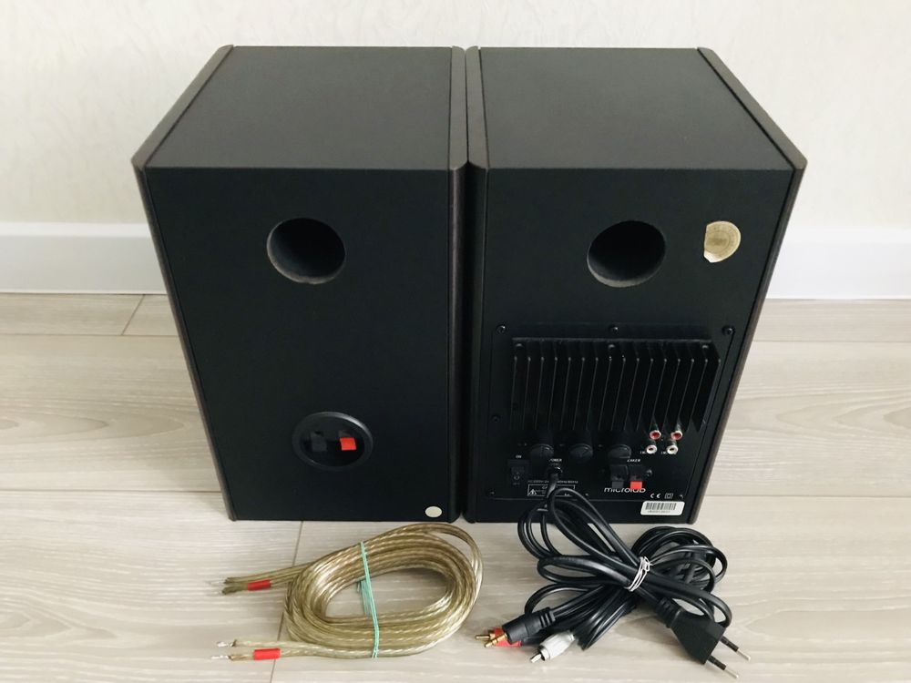 Акустическую систему microlab
