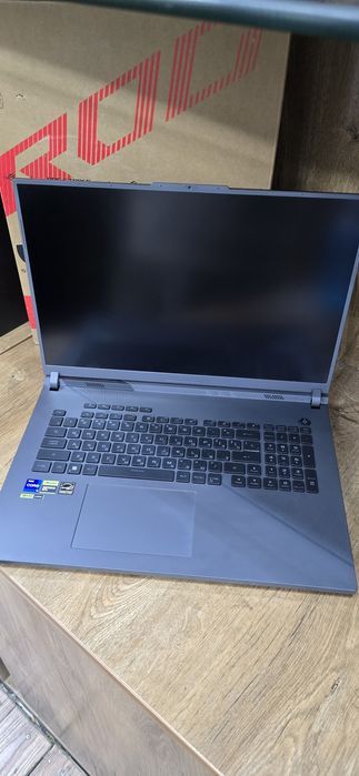 ASUS ROG (Model: G814JVR-N6044)