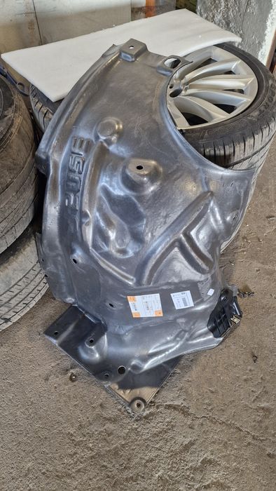Преден ляв подкланик задна част BMW F36 F32