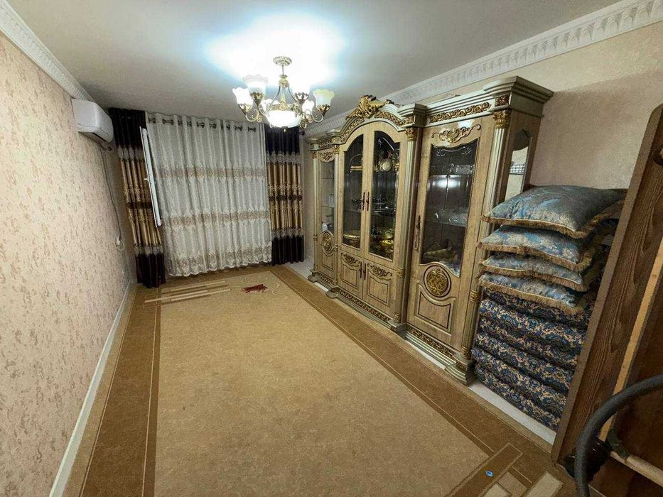 Продаётся 3х передел в 4х комн квартира на 1 этаже Ор-р Динамо