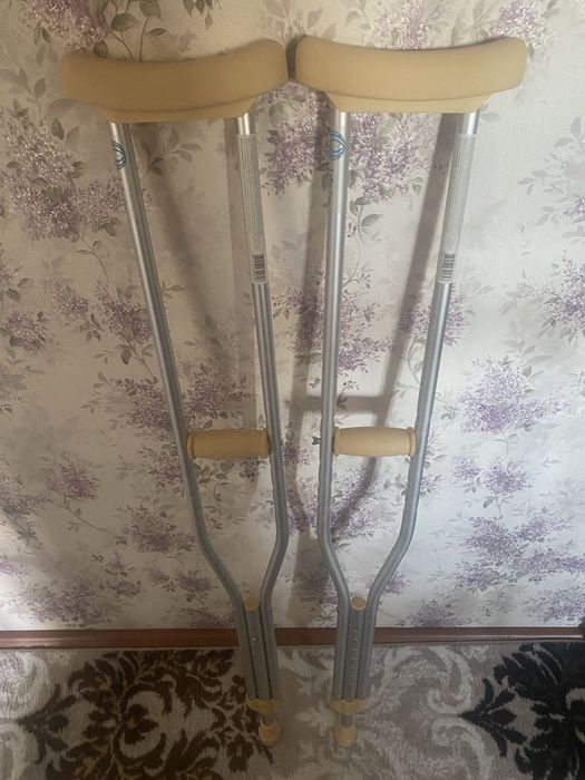 Продам новые костыли.
