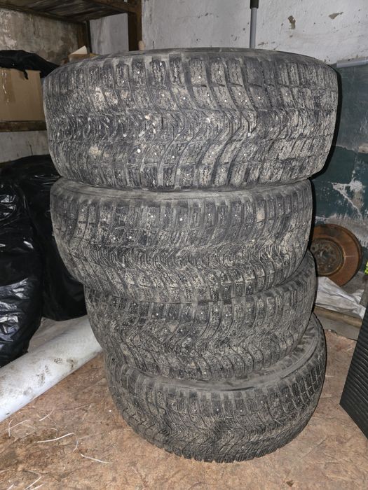 Зимние шины 235/55/17