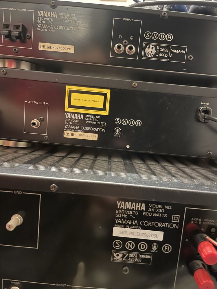Vând linie YAMAHA