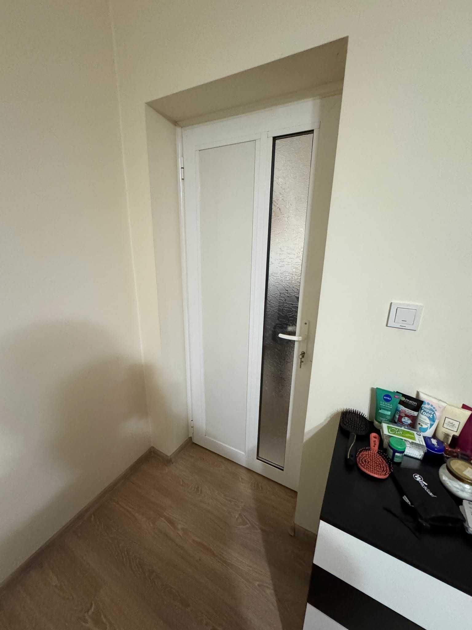 Продава се обзаведена къща - 290 кв.м. - двор 1040 кв.м.