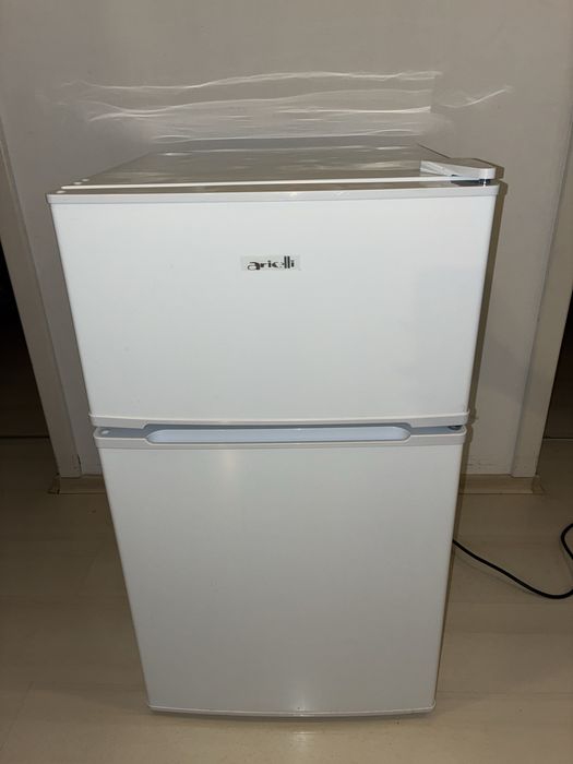 Хладилник arielli
