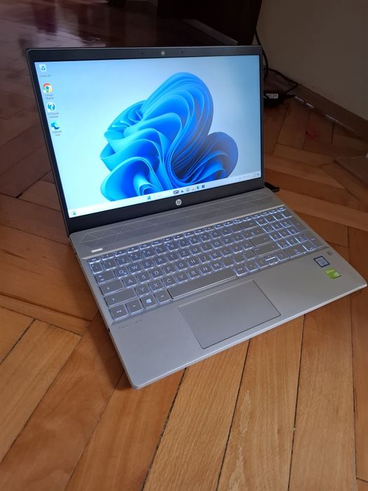 Laptop Hp Pavilion 15•i5•gen.8•SSD •video dedicată