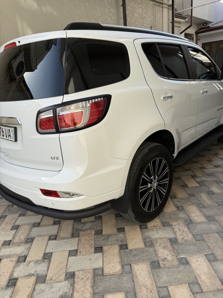 shevralet trailblazer oq km 80000 tanirovka 10 oe