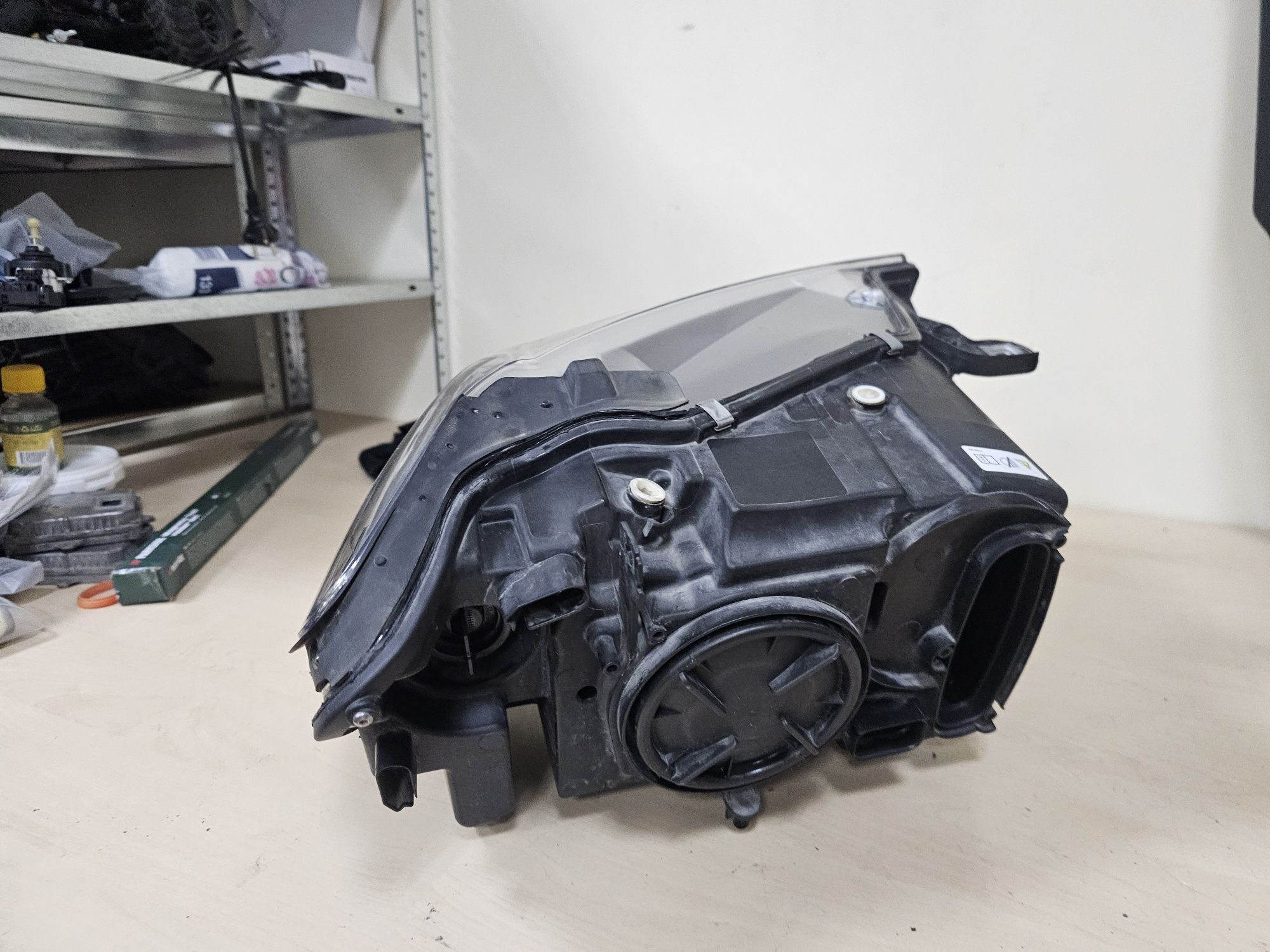 Ляв фар BMW X3 F25 lqv far бмв х3 ф25 незавиващ