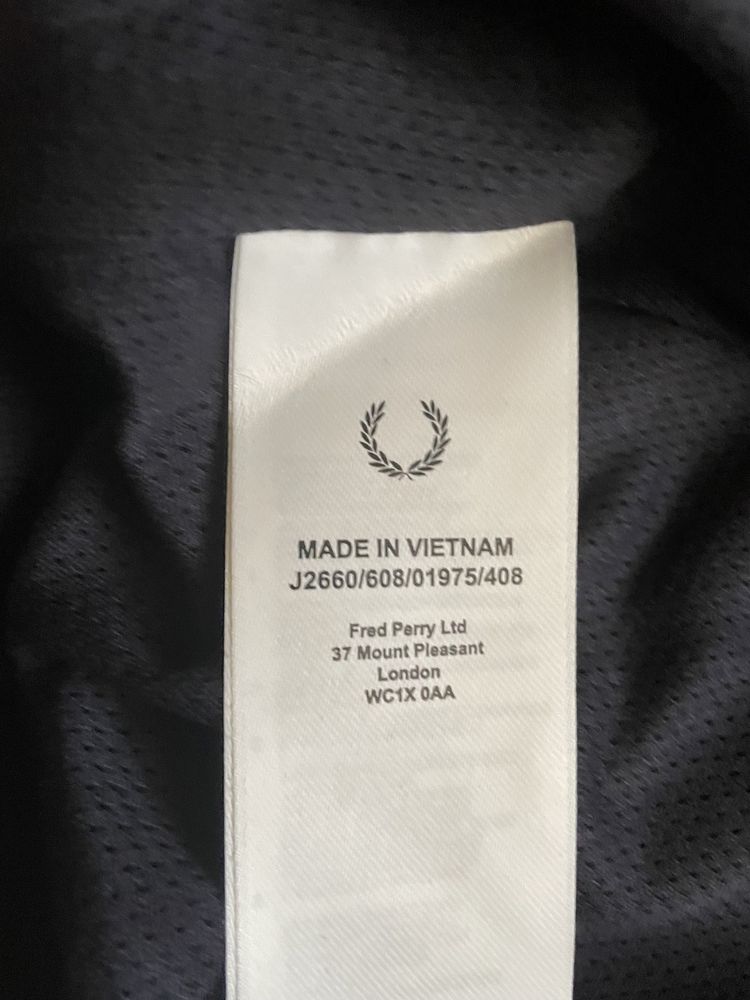 Geaca Fred Perry, nouă , originală