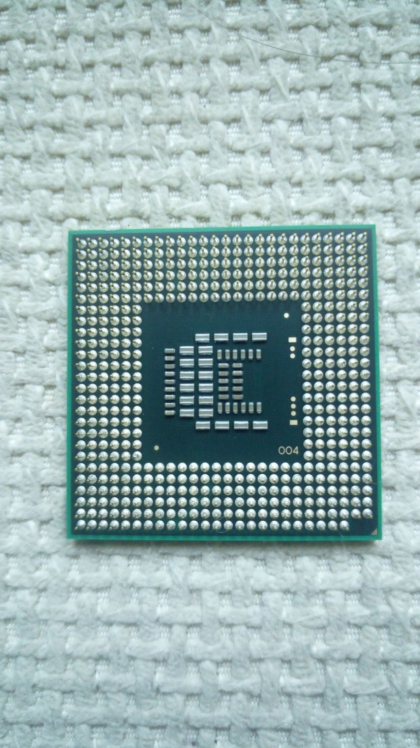 Продавам CPU Intel Core 2 Duo P8400( Penryn - 3M )