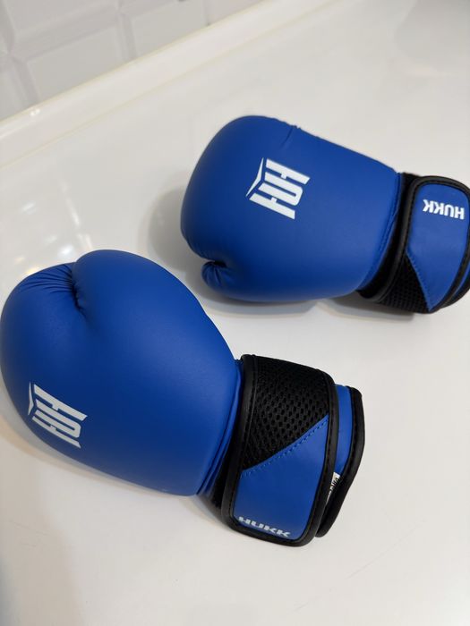 Продам боксерские перчатки