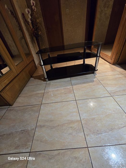 Măsuță elegantă din sticla neagră