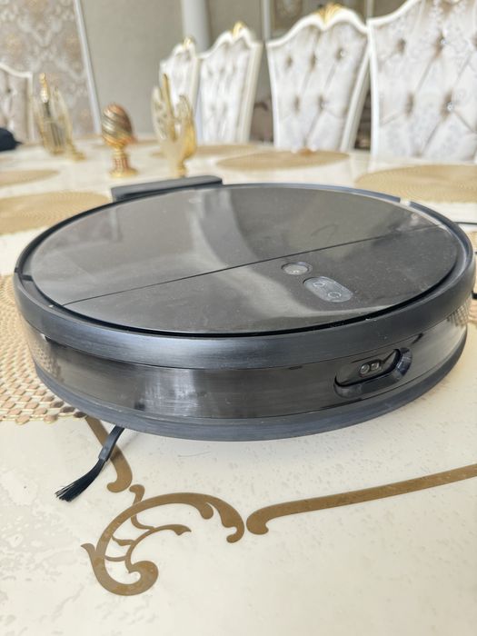 Робот пылесос