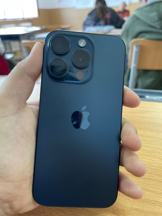 iphone 15 pro impecabil