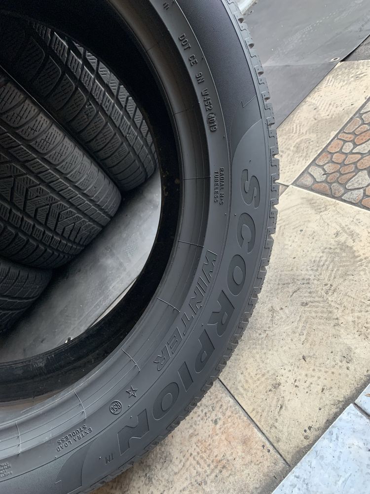 285 45 21, Зимни гуми, Pirelli ScorpionWinter, 4 броя