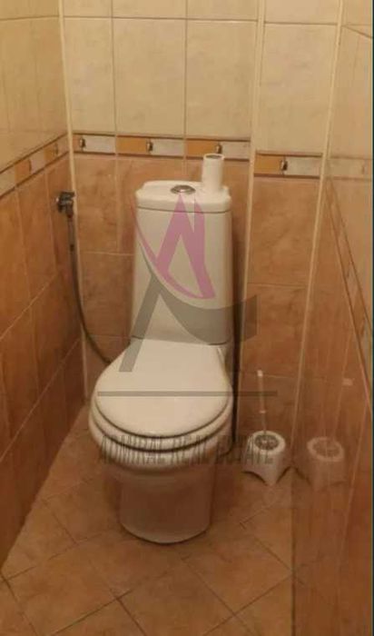 Дава се под наем Тристаен апартамент в Варна, Колхозен пазар - 75 кв.м за 350 € - Снимка #4