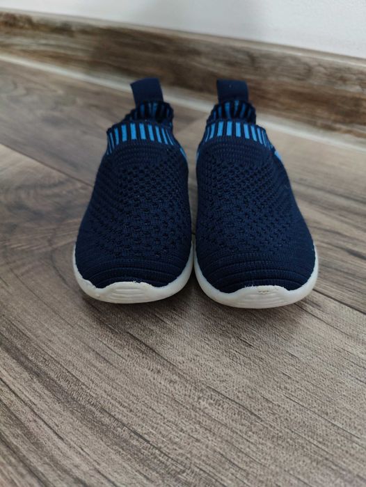 Adidași apawwa mărimea 22