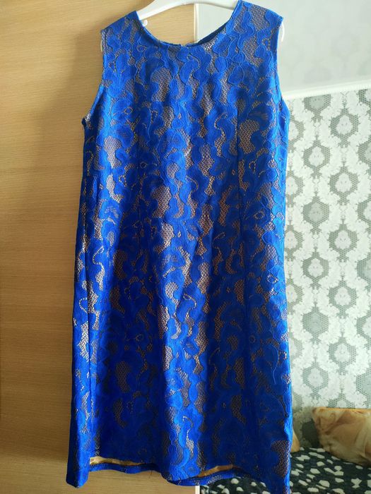 Нарядное платье размер 38