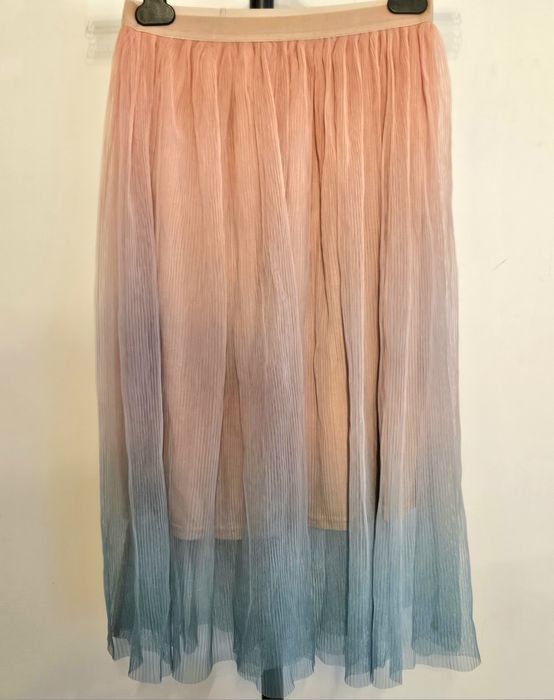 Fusta multicolora Reserved.