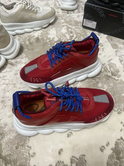 Versace chain reaction