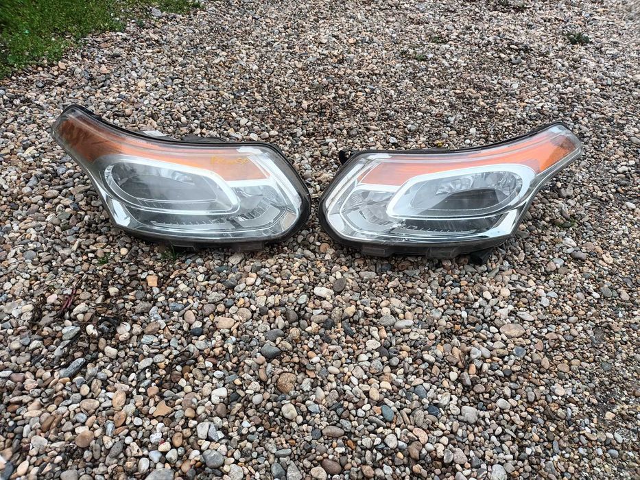 ляв и десен фар за ситроен ц3 пикасо 08 - 12 CITROEN C3 PICASSO
