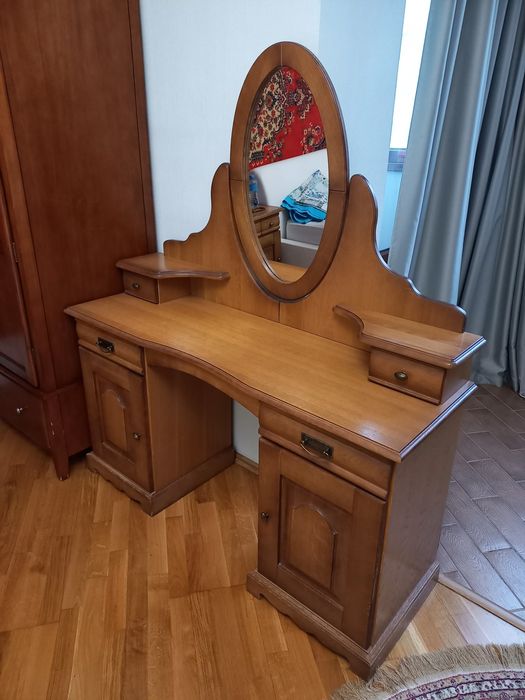 Продается недорого, состояние хорошее, шкаф (шифоньер) из дерева, пр-в
