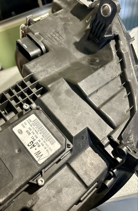 Far stanga vw eos model 2011-2016 Dublu Xenon si lumini de zi Led