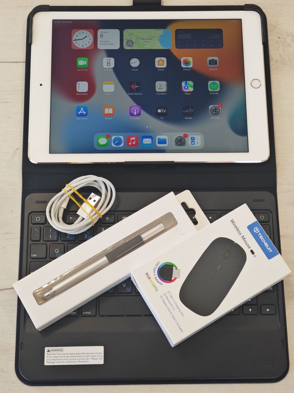 Ipad Air 2 16 GB +различни аксесоари