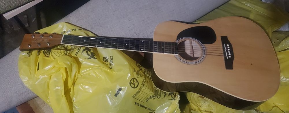 Chitara și proiector