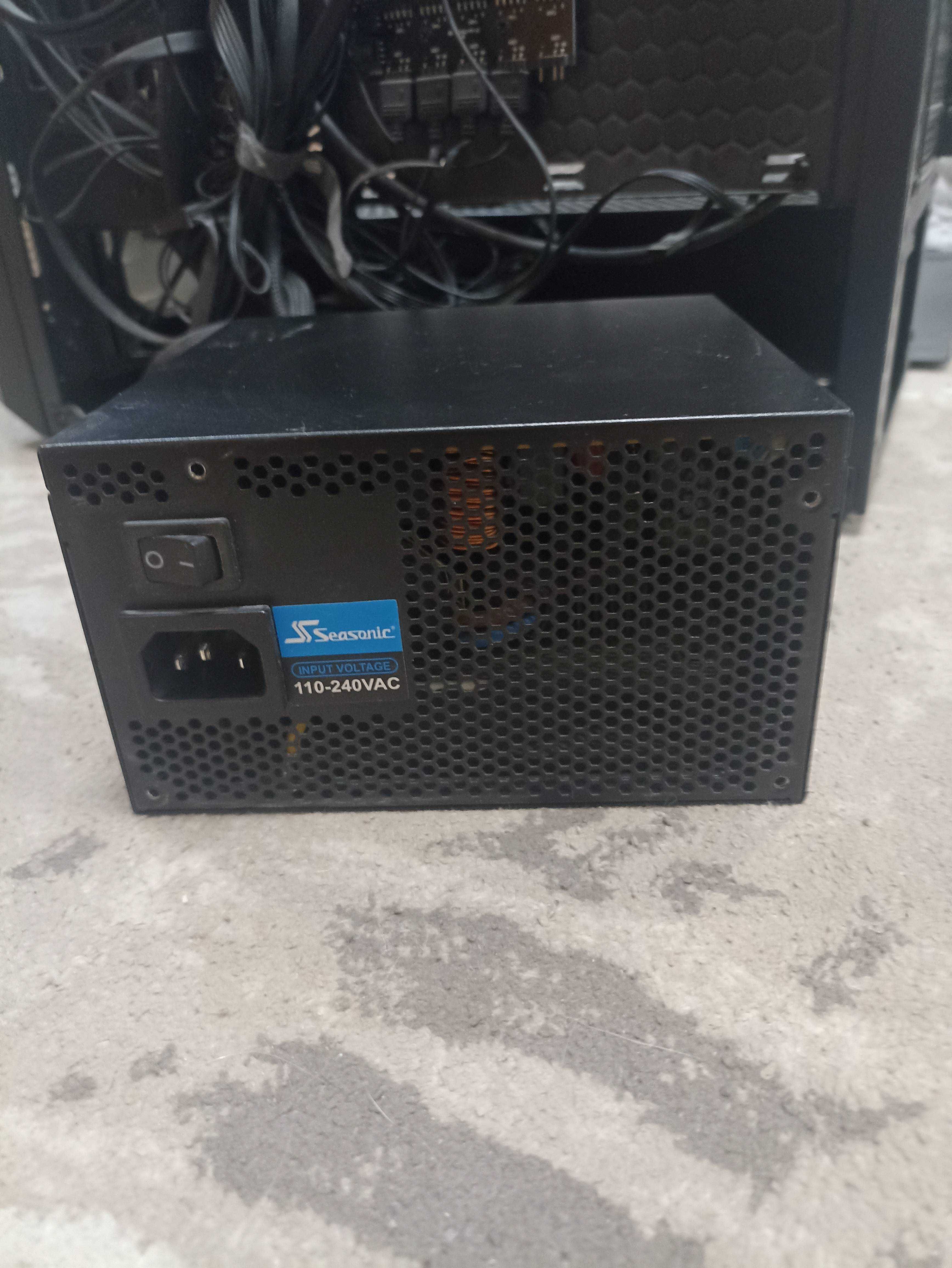 Захранване seasonic 650w