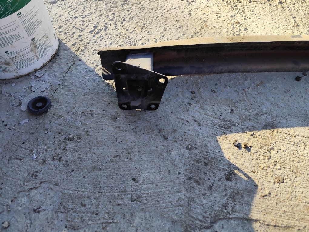 Греда под задна броня VW Touran 1T1 1T2 , 2003-2010