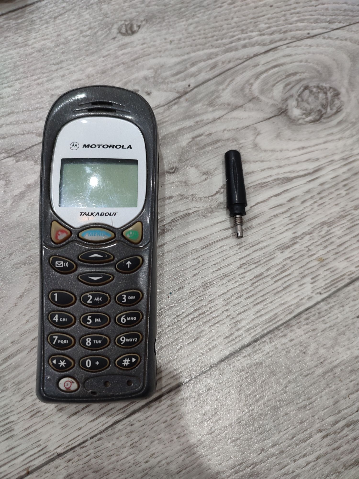 Motorola T22-88 продам раритет телефон.