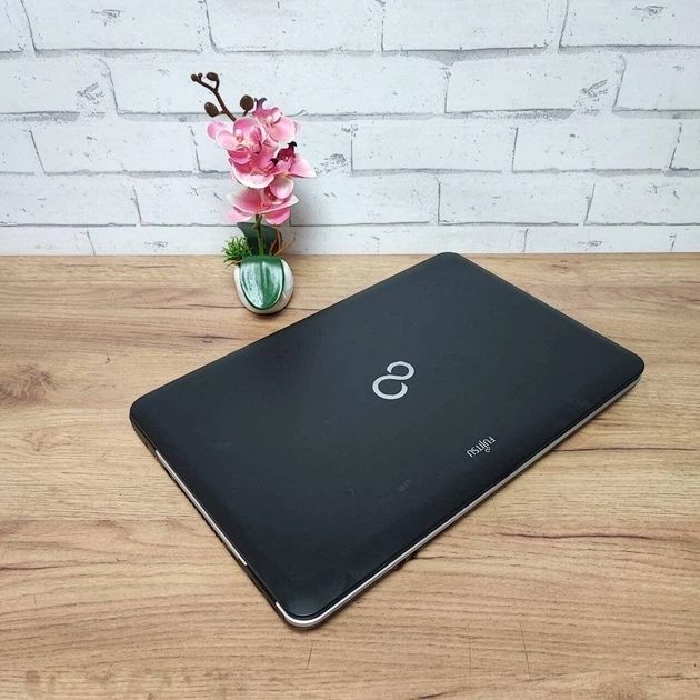 Ноутбук FUJITSU A512