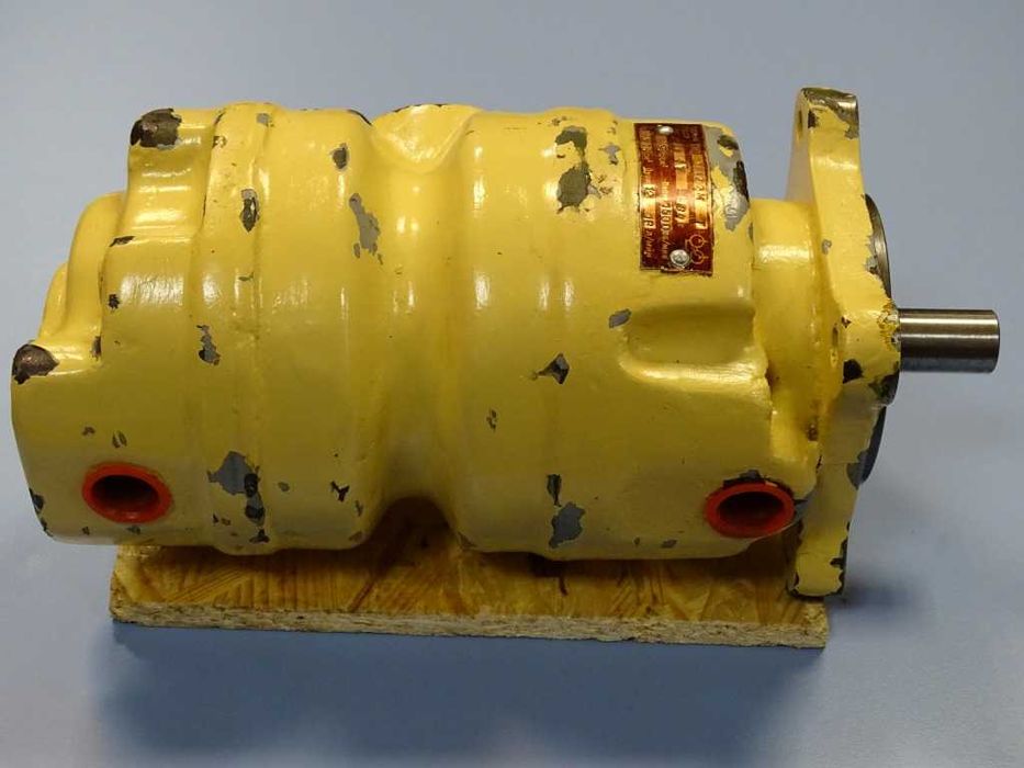 Хидравлична пластинкова помпа Г12-2М двупоточна 125 bar