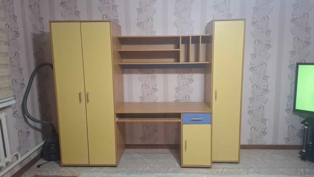 Шкаф сатылады сынған жерлері жоқ бүтін!