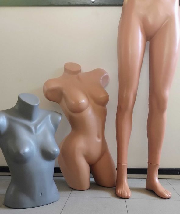 Manechine bust și picioare de damă