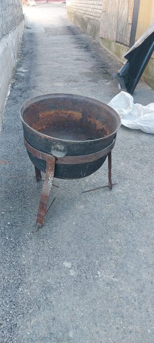 Продам казан чугунный