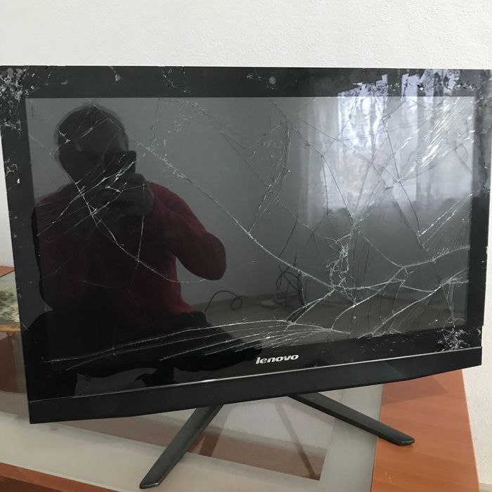 Lenovo All in One /Ecran Spart.Cu predare in Pitesti